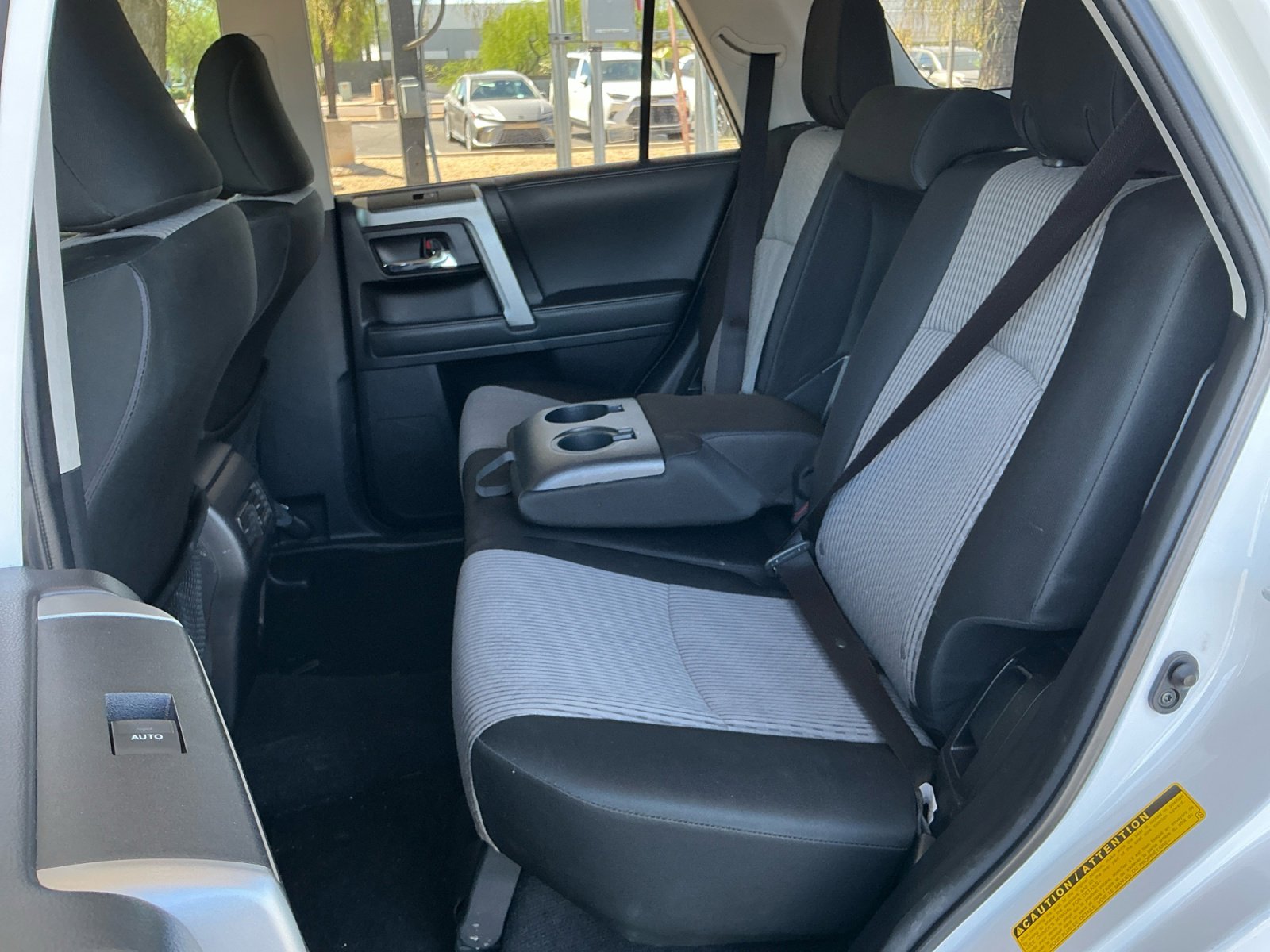 Used 2020 Toyota 4Runner SR5 AWD/4WD image 17