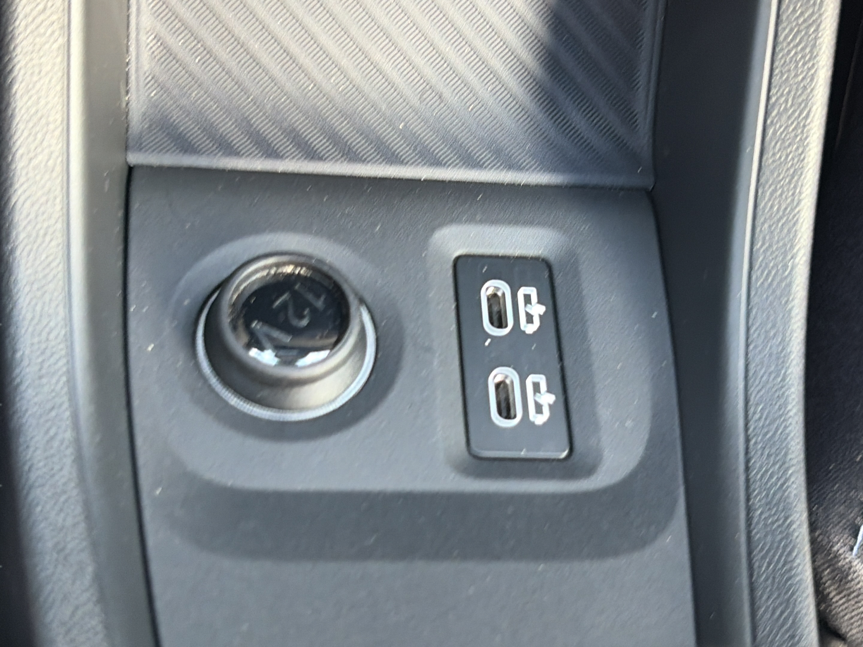 Used 2025 MINI Cooper 4-Door Hardtop FWD image 17