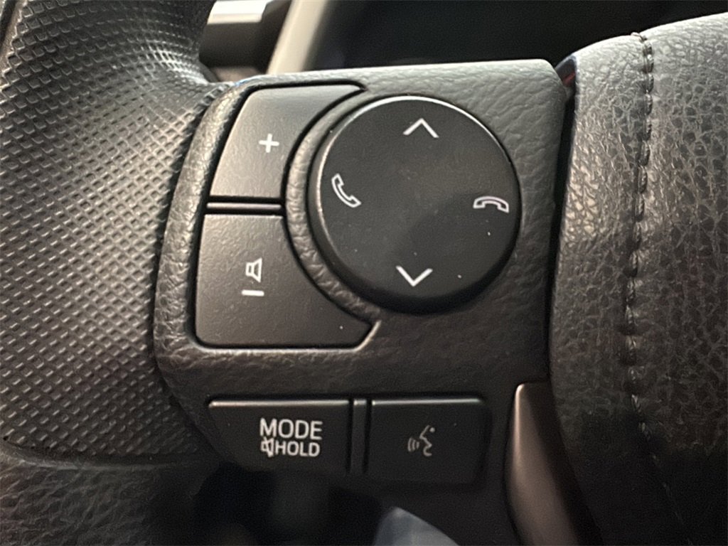 Used 2017 Toyota RAV4 LE image 19