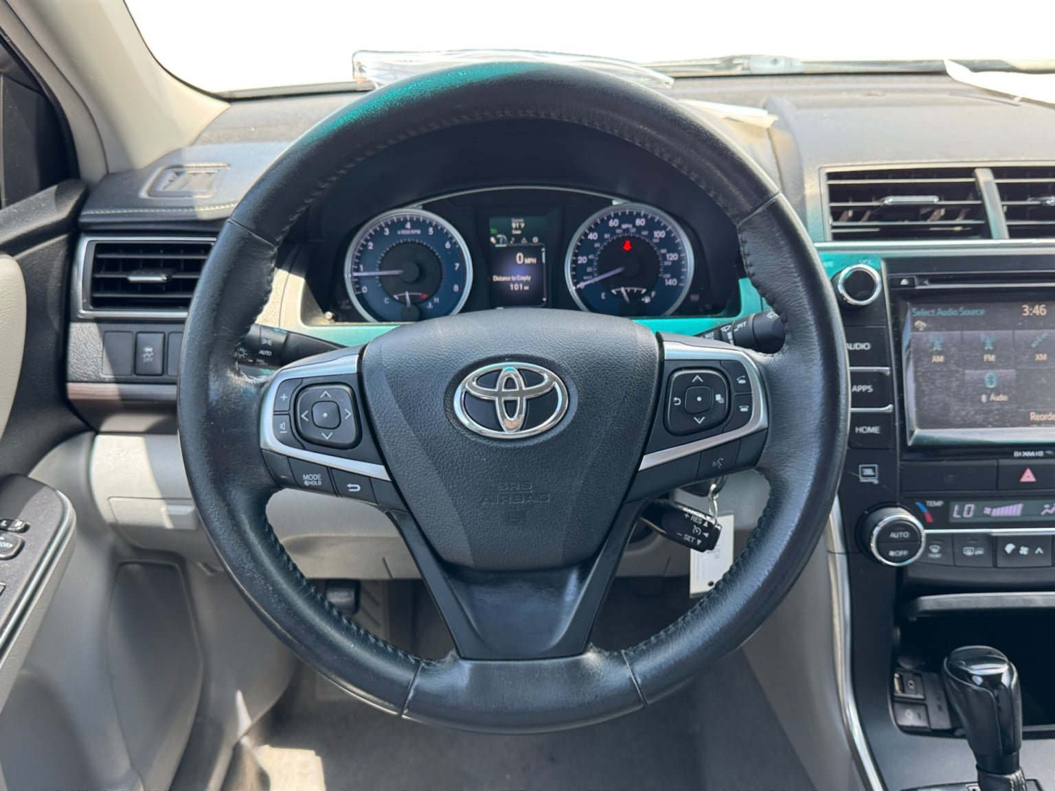 Used 2017 Toyota Camry XLE FWD image 13
