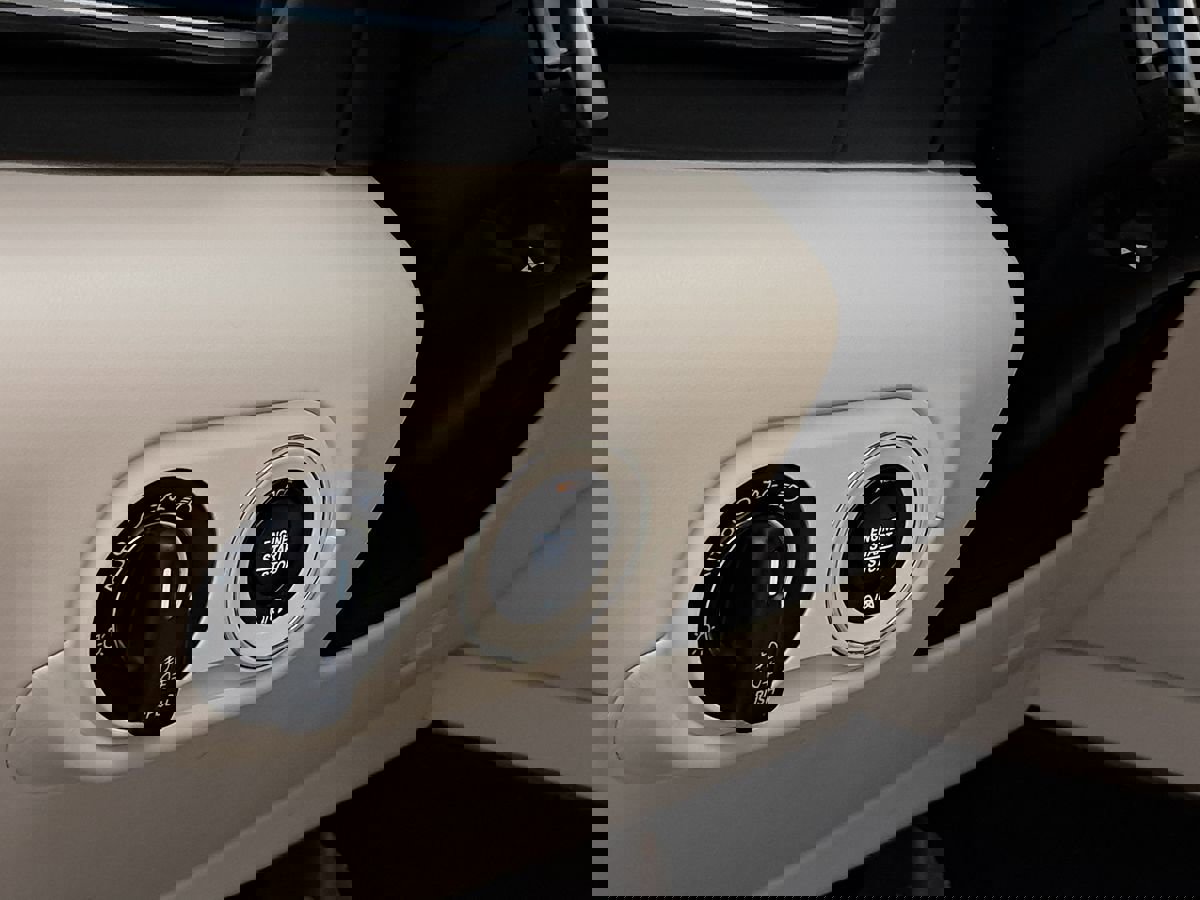 Used 2019 Maserati Levante S image 13