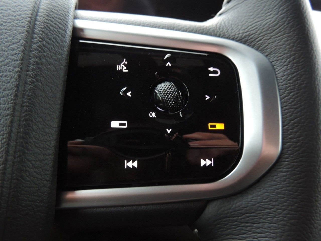 New 2026 Nissan Armada SL w/ Captain's Chari Seat Package image 26