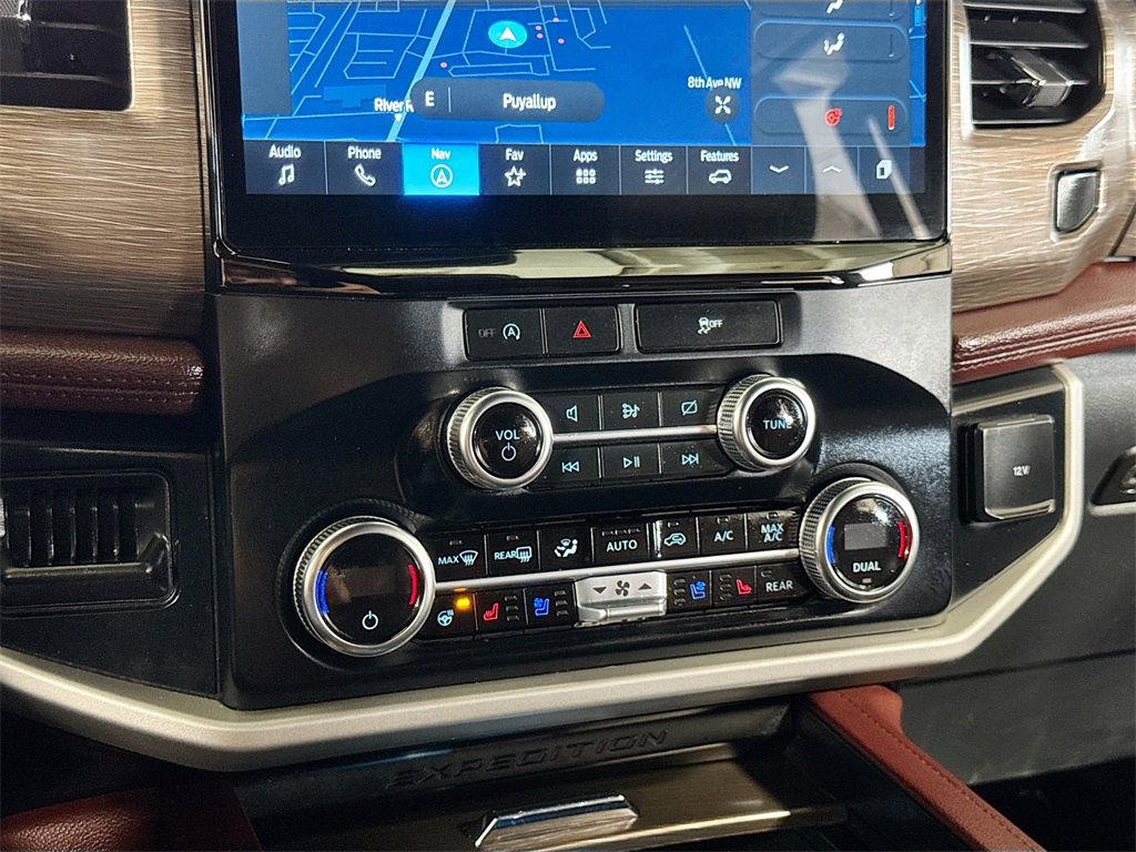 Used 2023 Ford Expedition Limited image 22