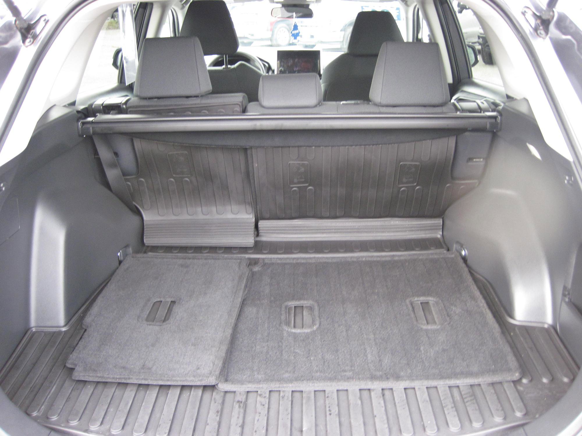 Used 2024 Toyota RAV4 LE image 6