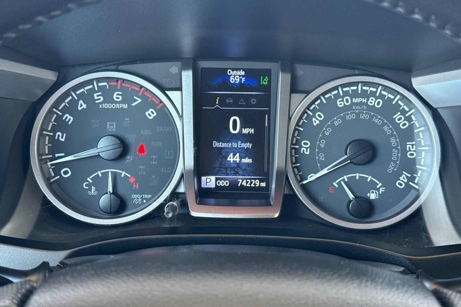 Used 2022 Toyota Tacoma SR5 RWD image 28
