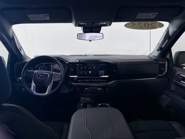 Used 2025 GMC Sierra 1500 Elevation image 26