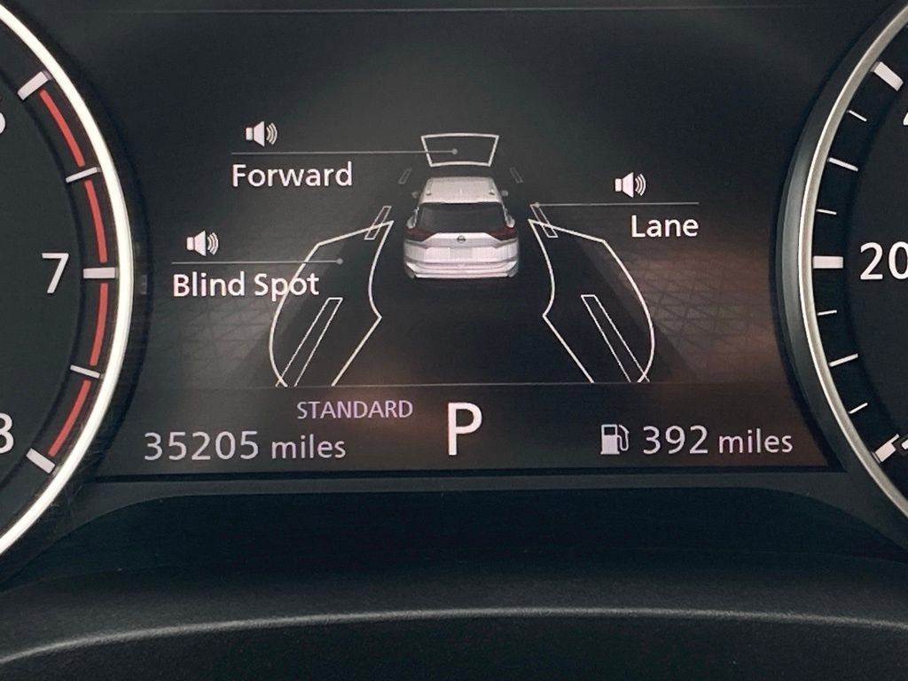 Used 2025 Nissan Rogue SV FWD image 14