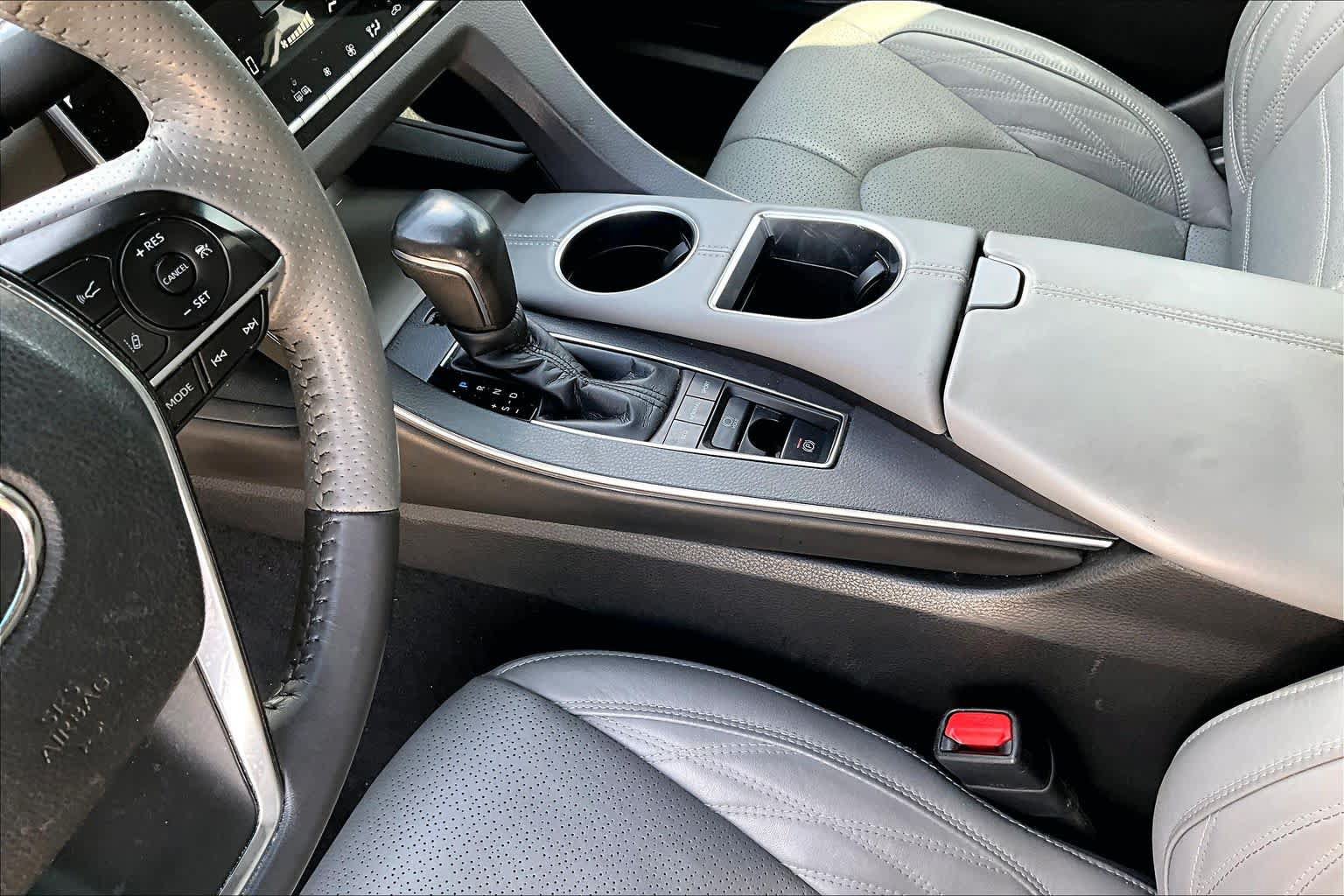 Used 2021 Toyota Avalon Limited w/ Advanced Safety Package FWD image 17