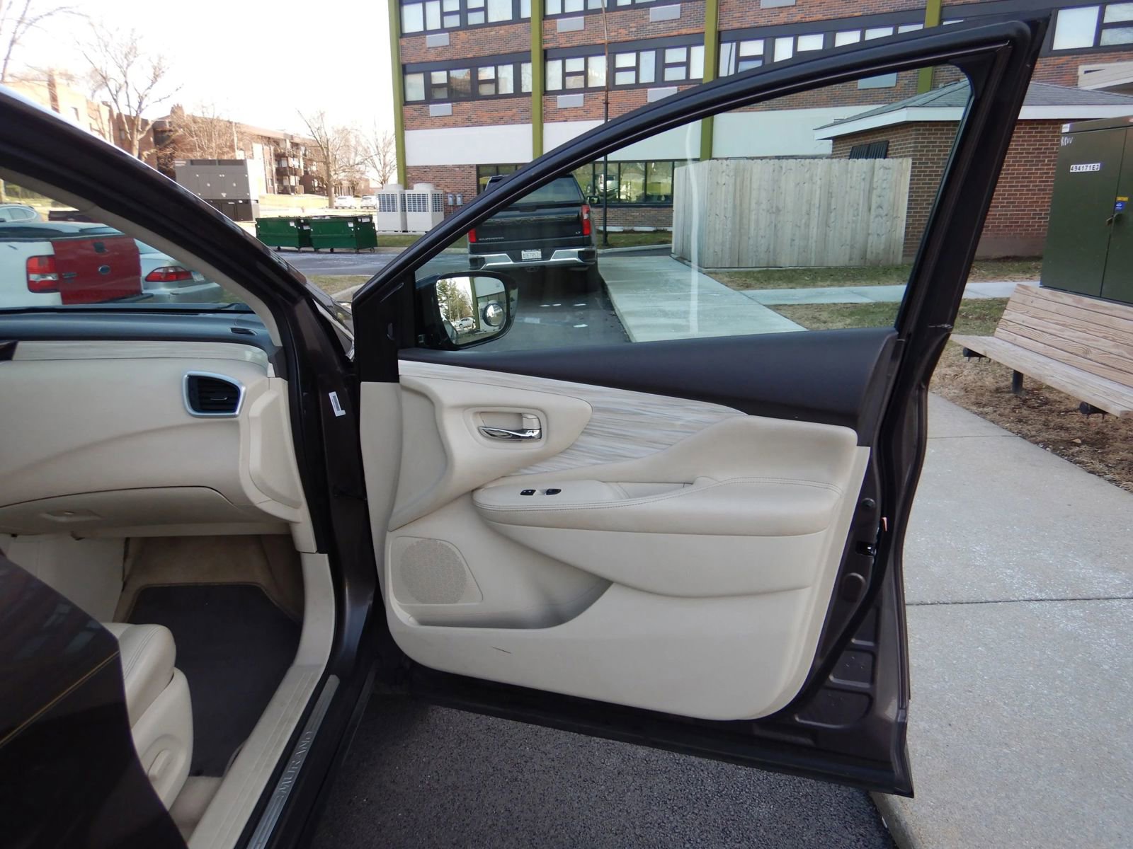 Used 2015 Nissan Murano Platinum w/ Platinum Technology Package AWD/4WD image 18