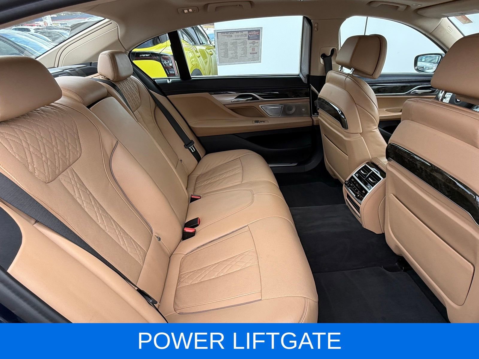 Used 2021 BMW 750i xDrive w/ Executive Package image 21