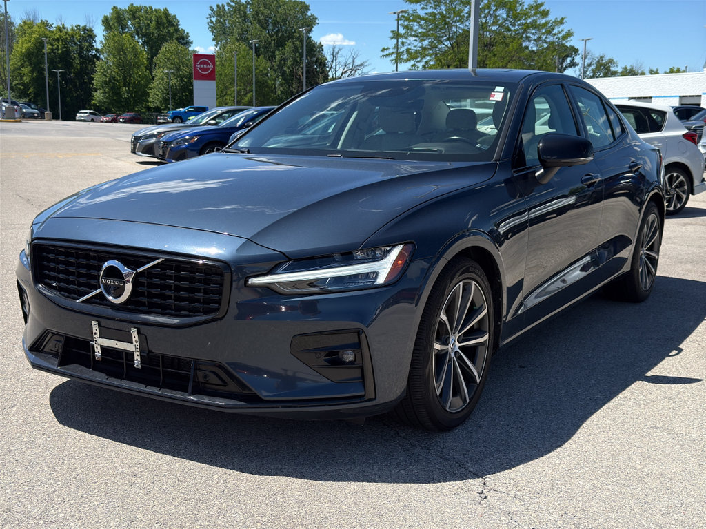 Used 2022 Volvo S60 B5 Inscription FWD image 2