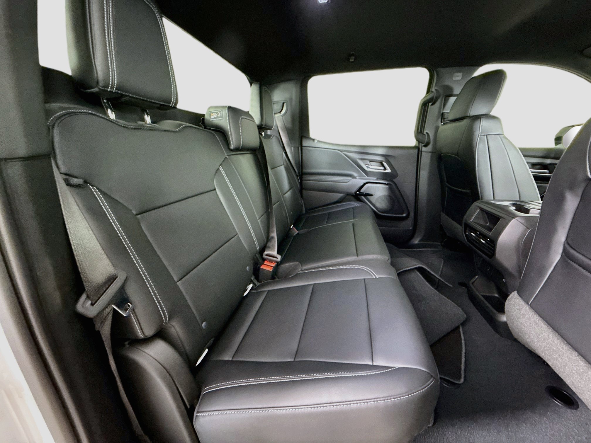 Used 2026 Chevrolet Silverado EV LT AWD/4WD image 29