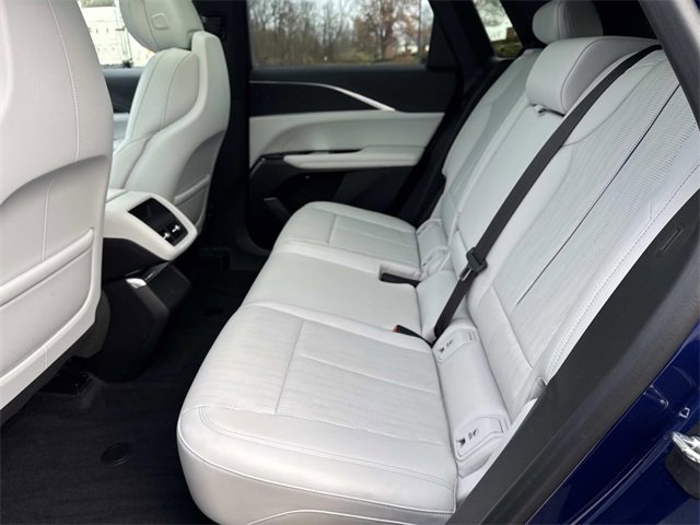 Certified 2024 Cadillac Lyriq Luxury image 11