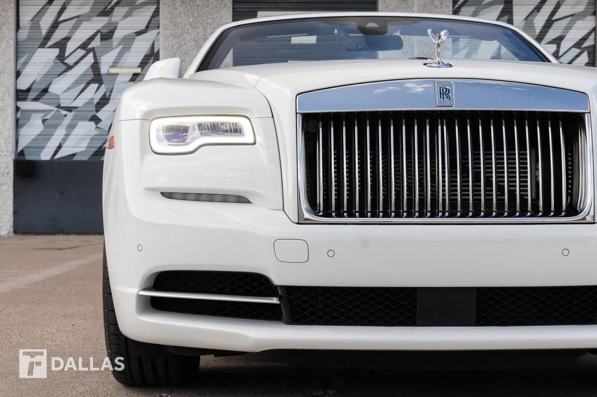 Used 2017 Rolls-Royce Dawn image 6