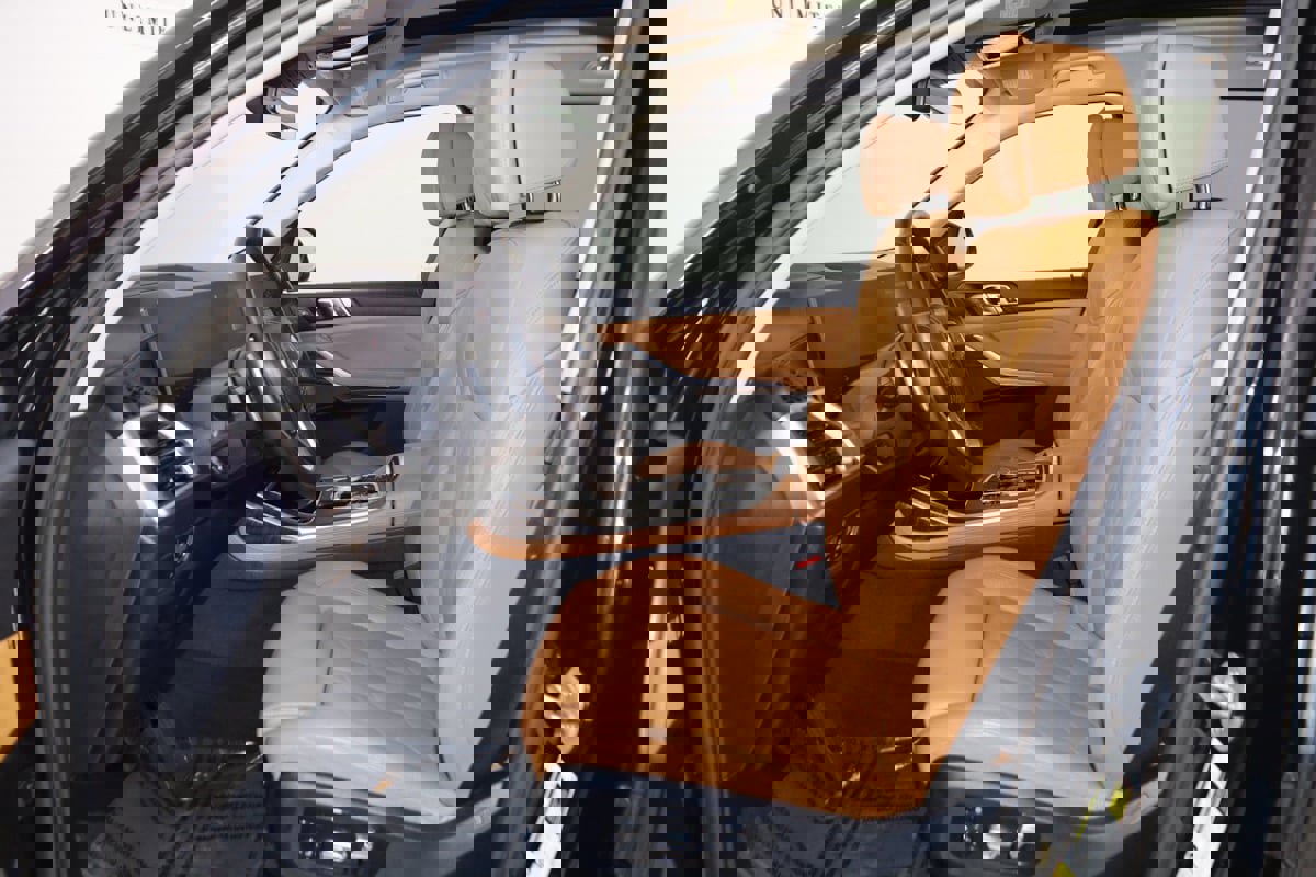 Used 2023 BMW X7 xDrive40i w/ Premium Package image 12