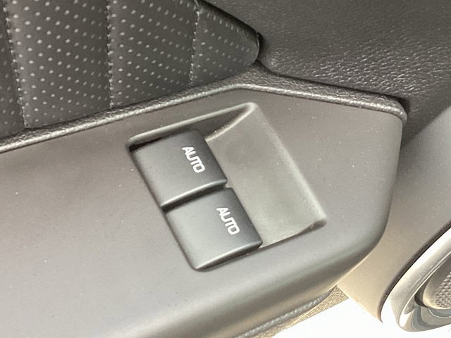 Used 2011 Ford Mustang Shelby GT500 w/ SVT Performance Pkg image 25