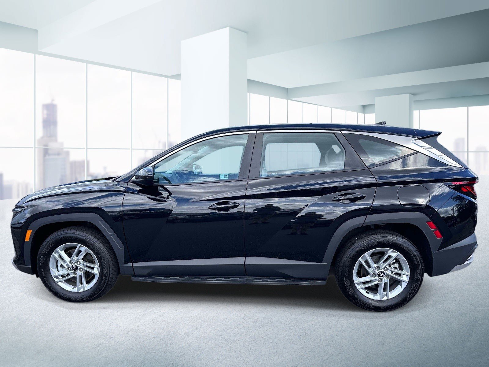 Used 2025 Hyundai Tucson SE AWD/4WD image 2