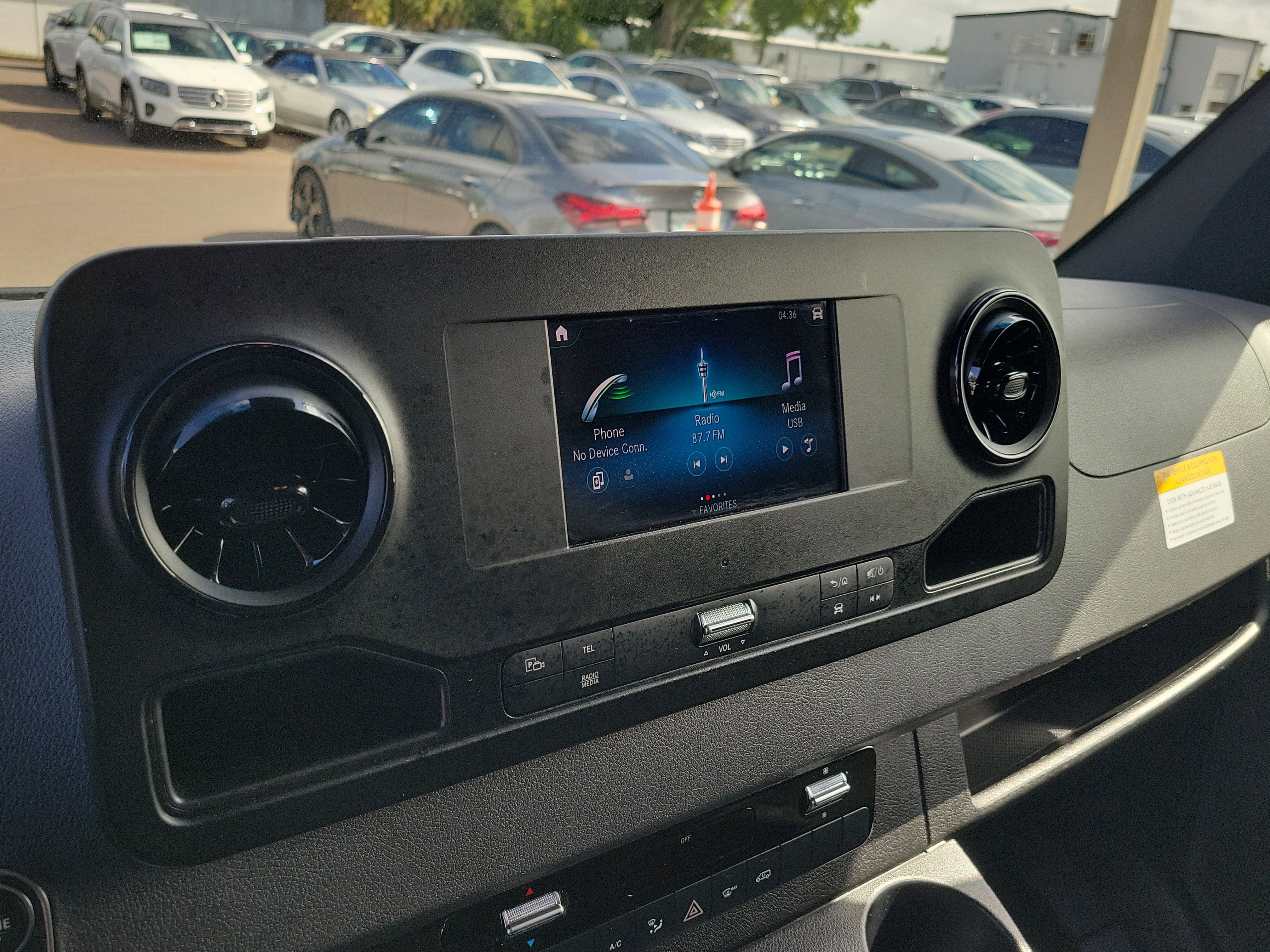 Used 2024 Mercedes-Benz Sprinter 2500 image 28