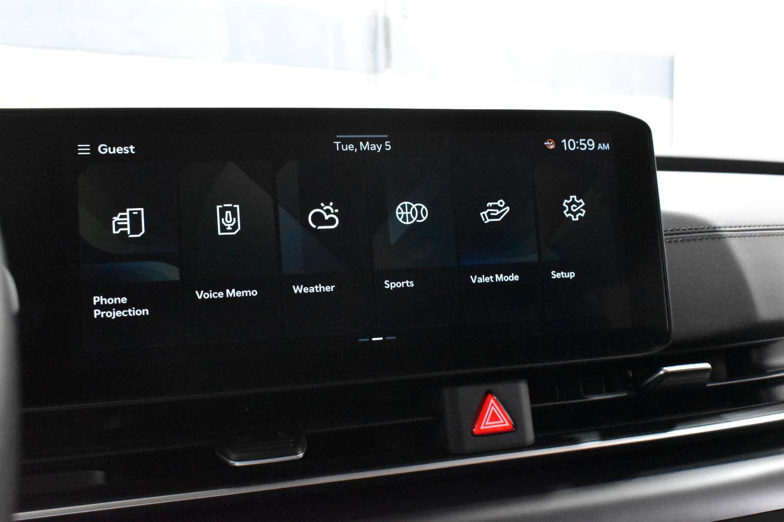Used 2025 Kia Carnival FWD image 19