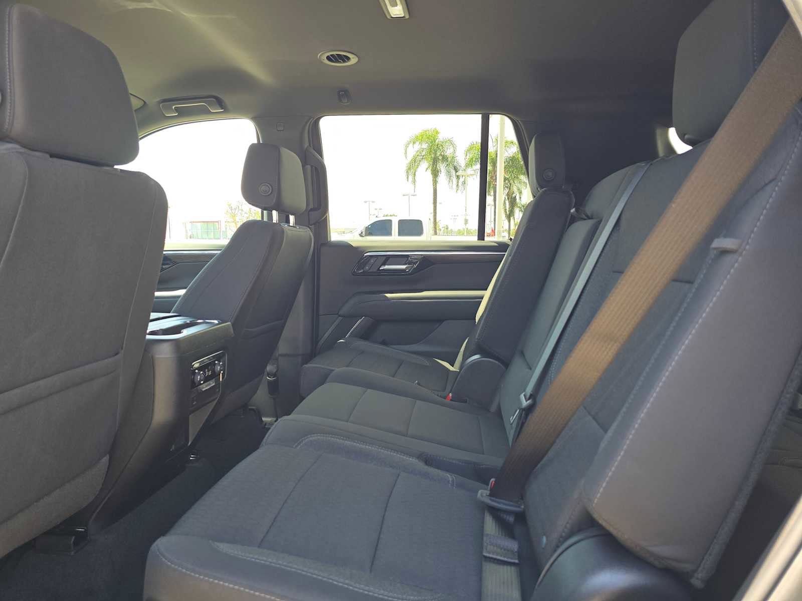 Used 2025 Chevrolet Tahoe LS AWD/4WD image 16