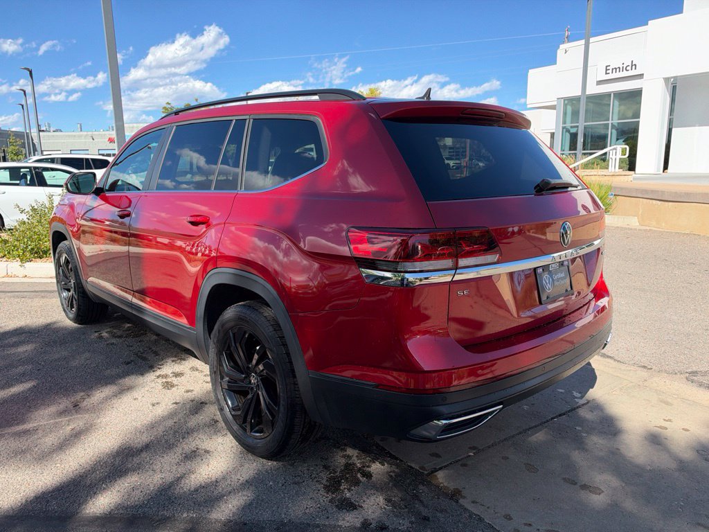 Certified 2023 Volkswagen Atlas SE w/ Black Wheel Package AWD/4WD image 3