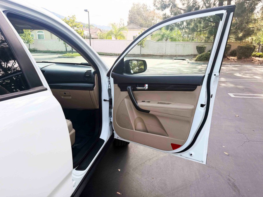 Used 2012 Kia Sorento LX w/ V6 Convenience Pkg image 26