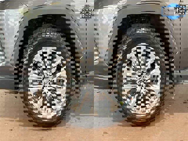 Used 2023 Toyota RAV4 XLE Premium image 11