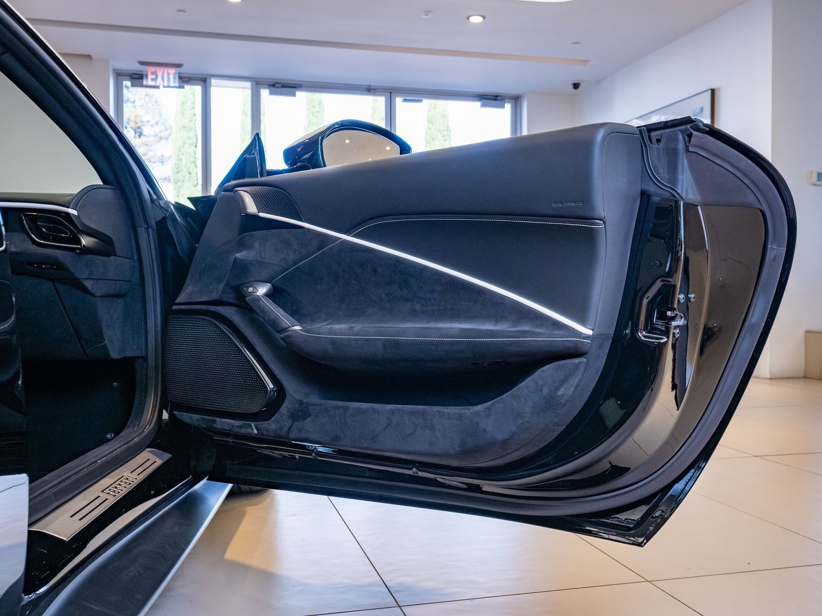 Used 2022 Ferrari Roma image 25