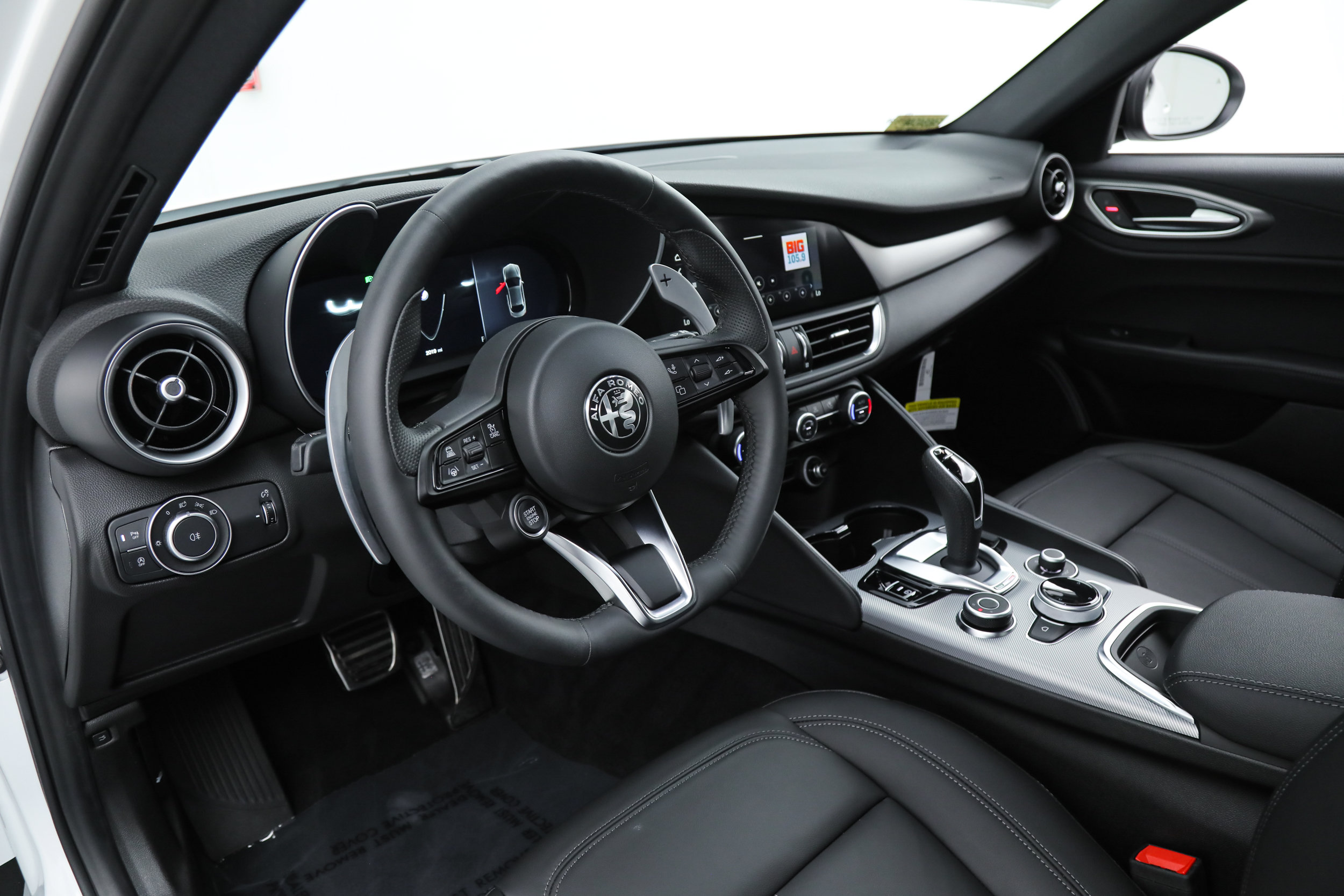 New 2025 Alfa Romeo Giulia w/ Driving Assist Package RWD image 15