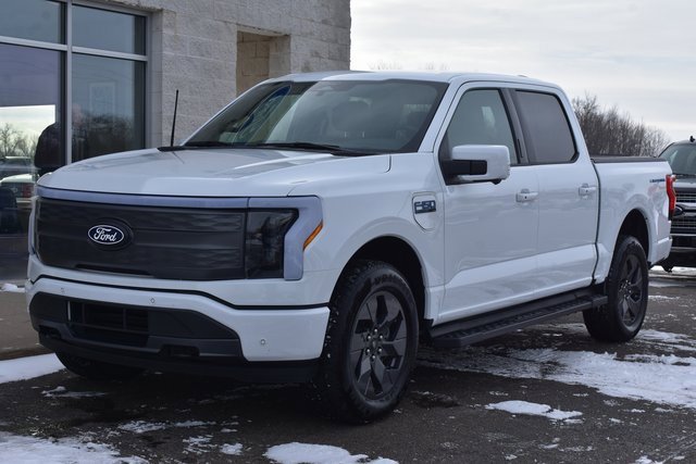 Used 2024 Ford F150 Lightning Lariat image 9
