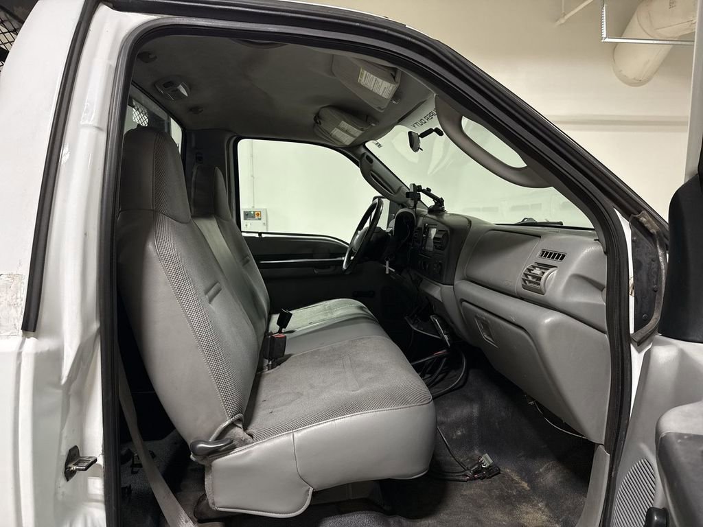 Used 2006 Ford F350 XL image 20