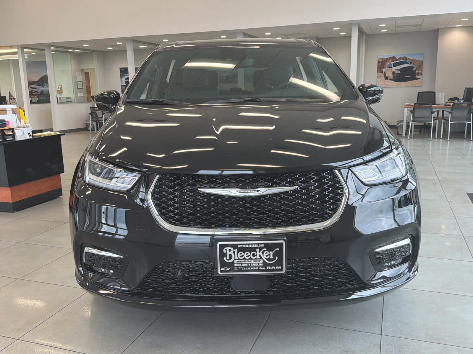 New 2026 Chrysler Pacifica Select image 32