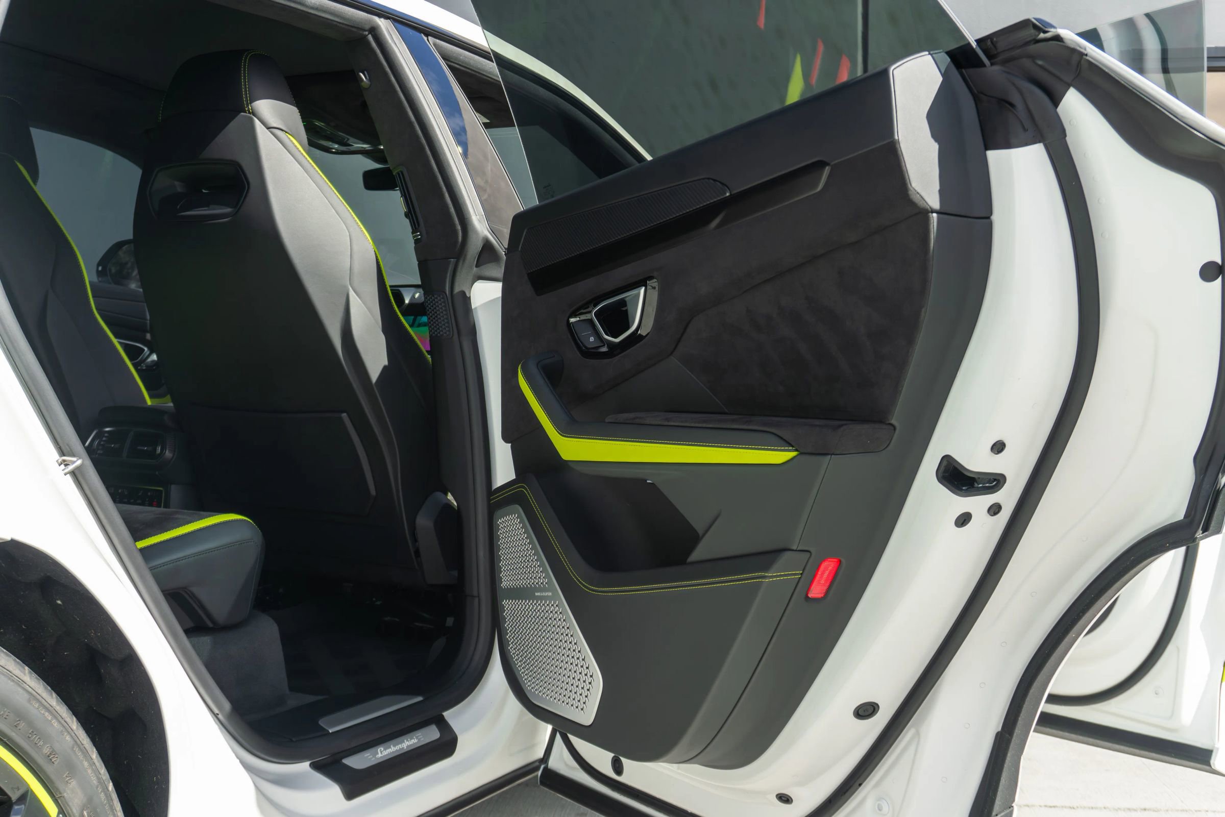 Used 2022 Lamborghini Urus image 59