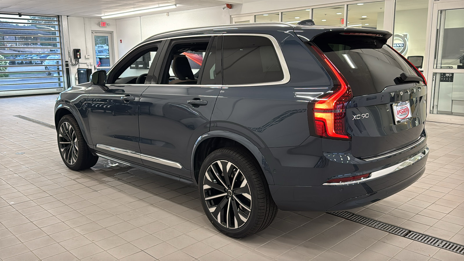 New 2027 Volvo XC90 B6 Plus AWD/4WD image 7