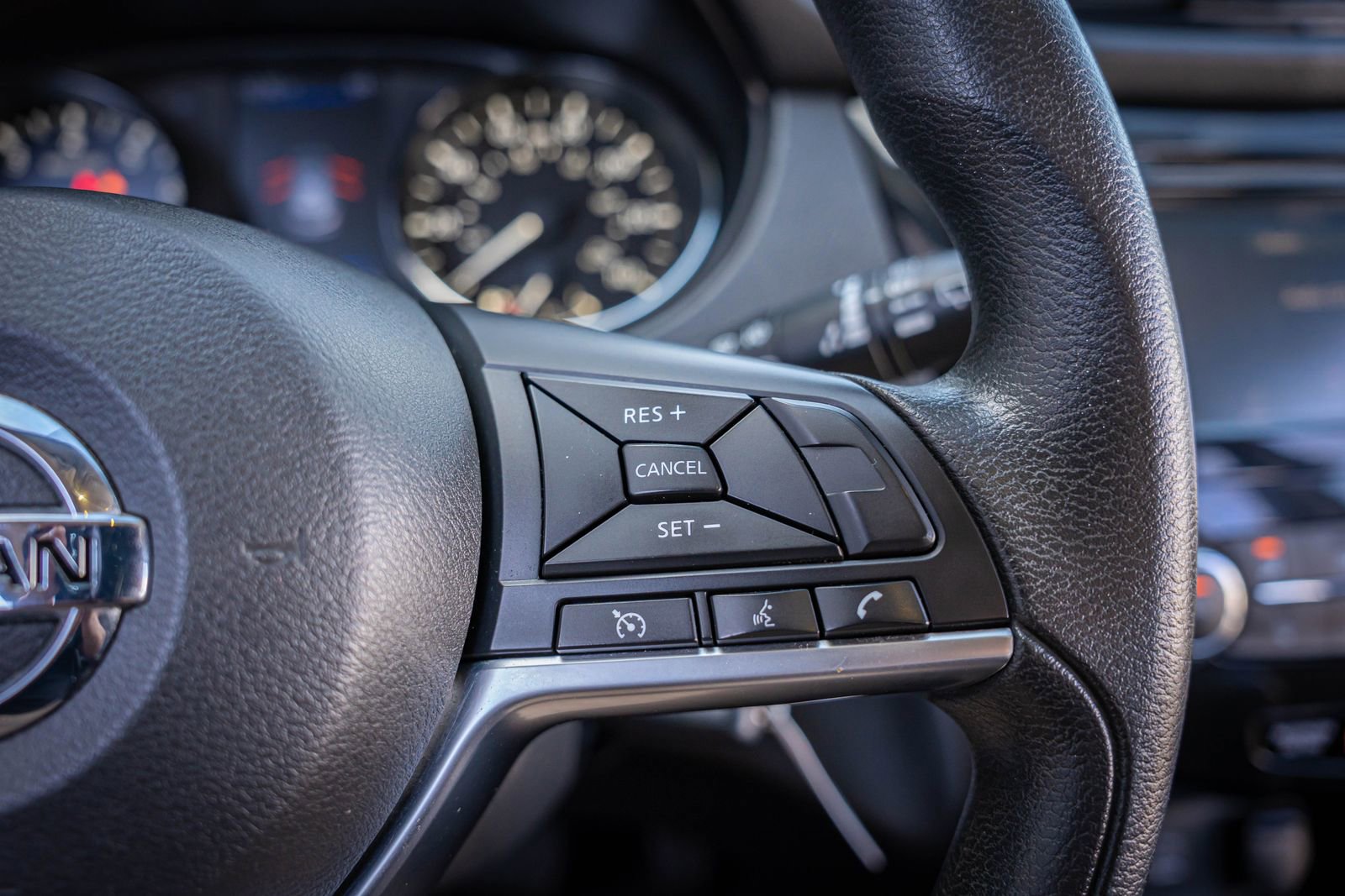 Used 2019 Nissan Rogue Sport S image 12