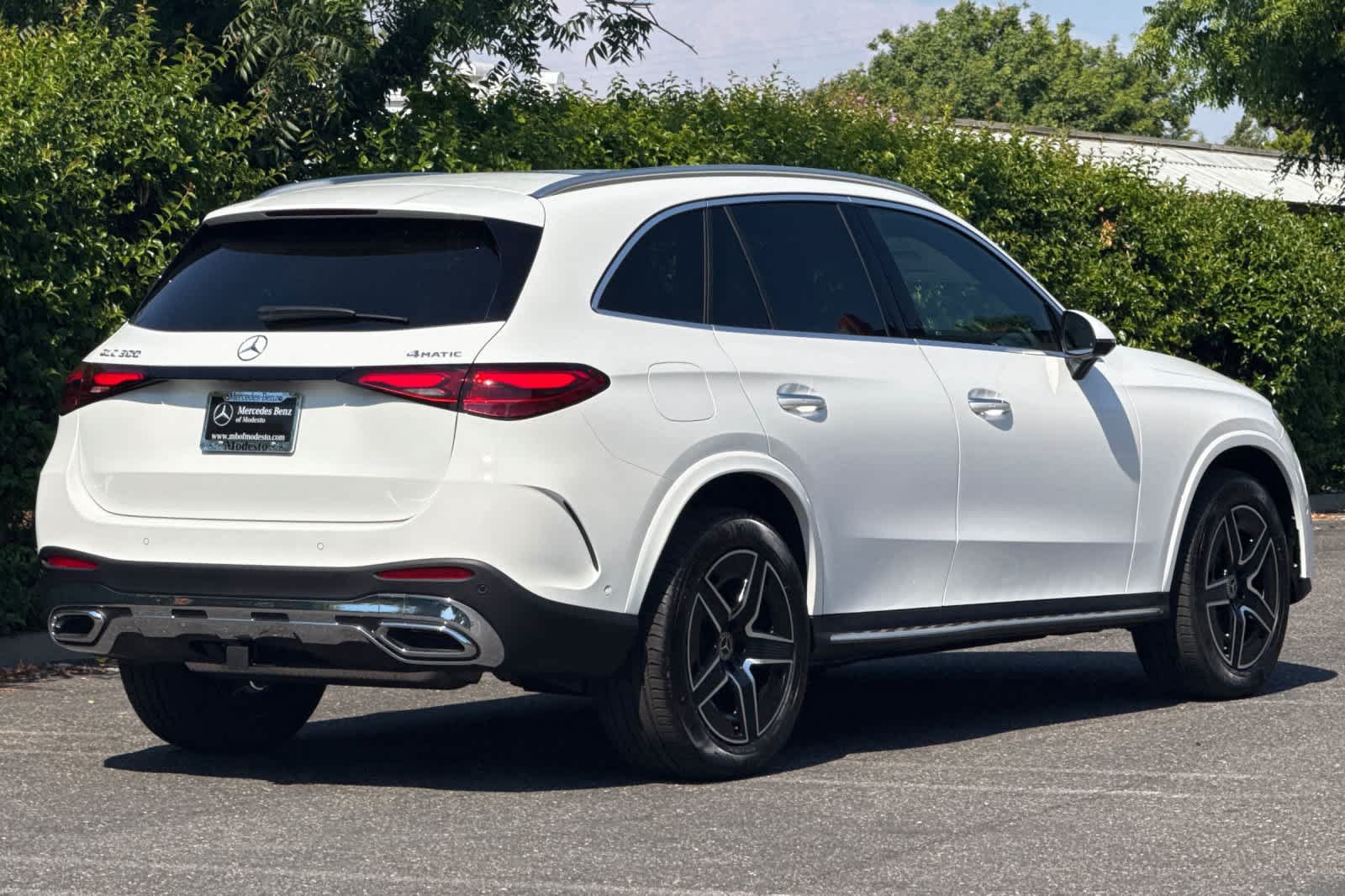 New 2026 Mercedes-Benz GLC 300 4MATIC image 3