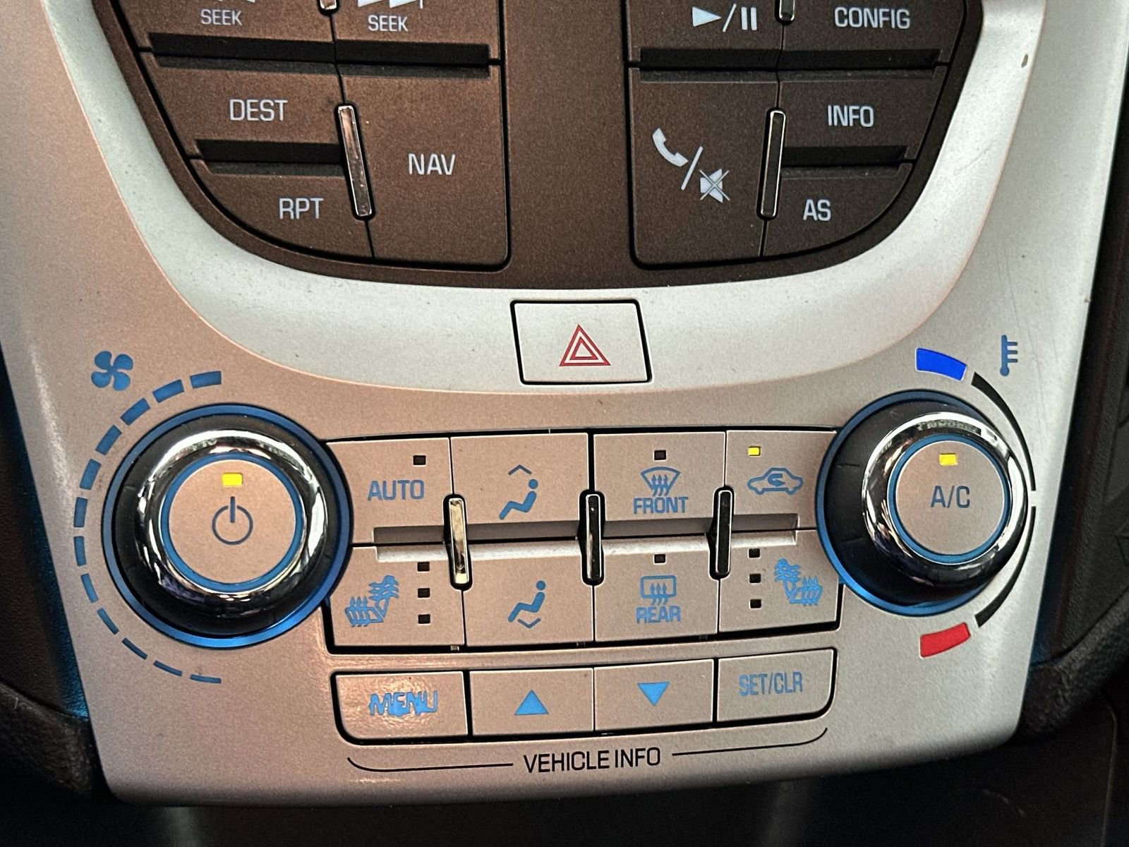 Used 2017 Chevrolet Equinox Premier w/ Enhanced Convenience Package FWD image 19
