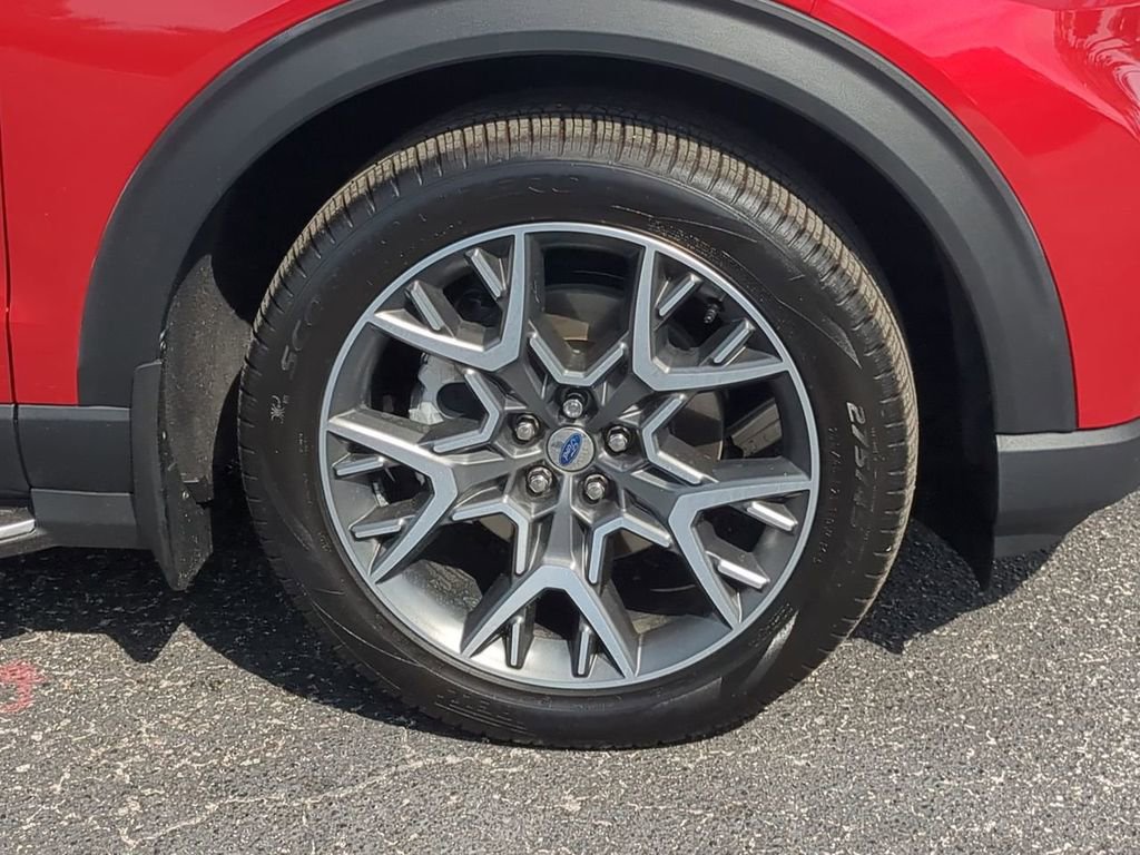 Used 2025 Ford Explorer Platinum w/ Ultimate Package image 11