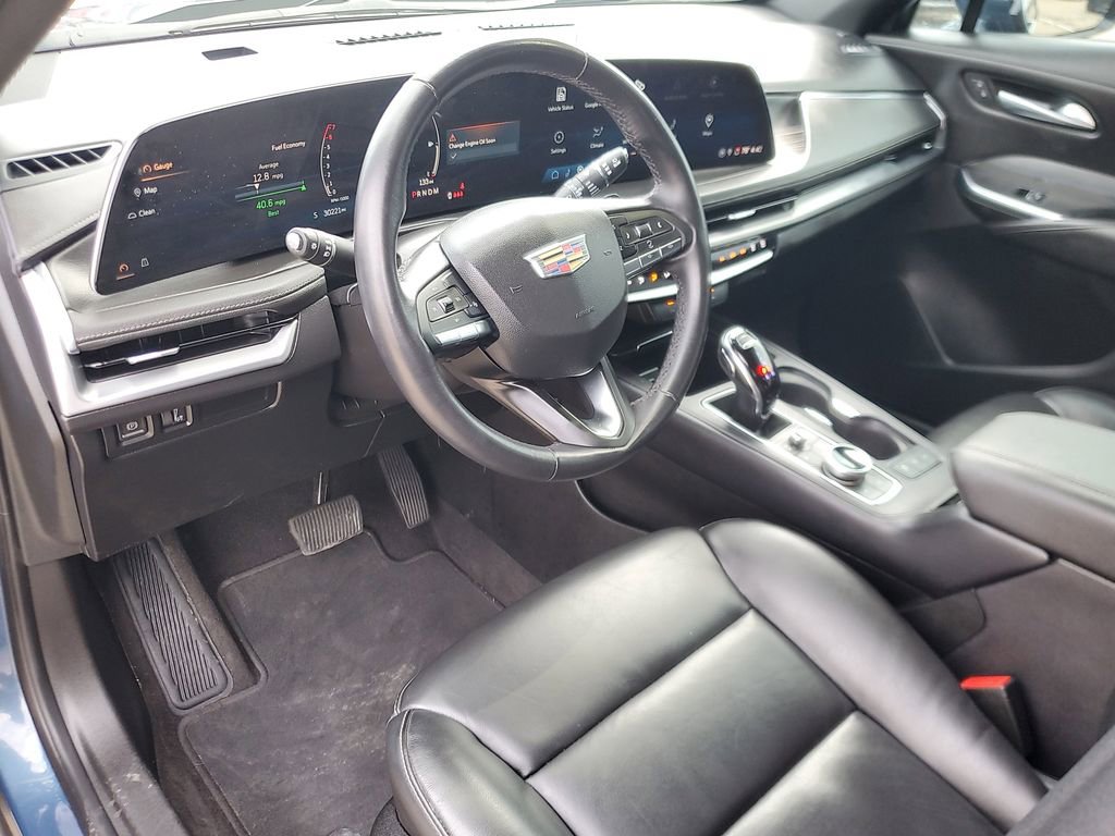 Used 2024 Cadillac XT4 Premium Luxury image 16