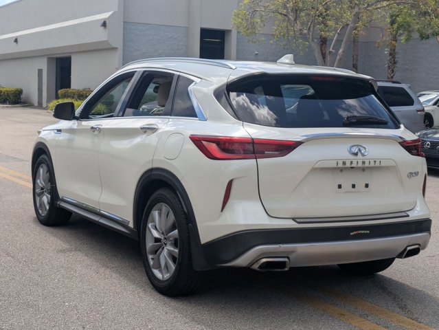Used 2019 INFINITI QX50 Luxe w/ Navigation Package FWD image 7