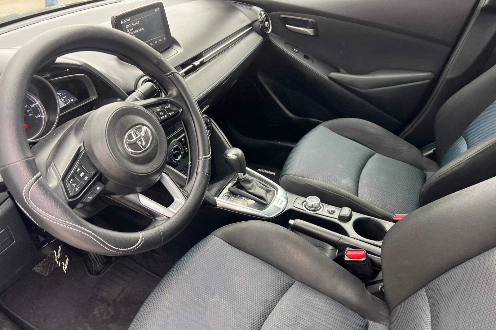 Used 2019 Toyota Yaris LE image 7