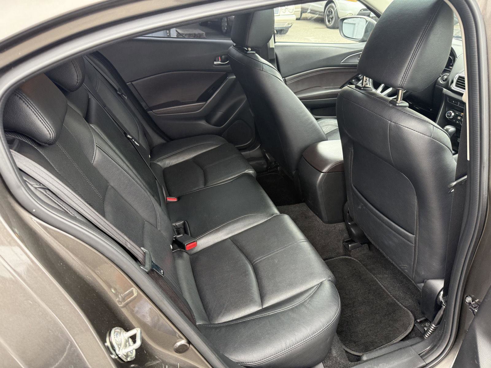 Used 2017 MAZDA MAZDA3 Grand Touring image 19
