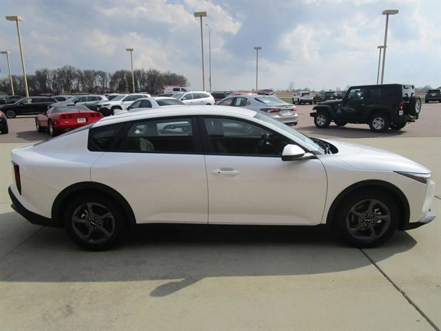 Used 2025 Kia K4 LX FWD image 6