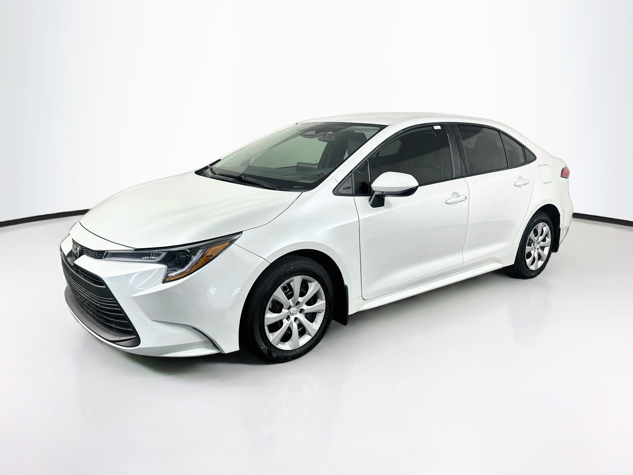 Used 2026 Toyota Corolla LE FWD image 3