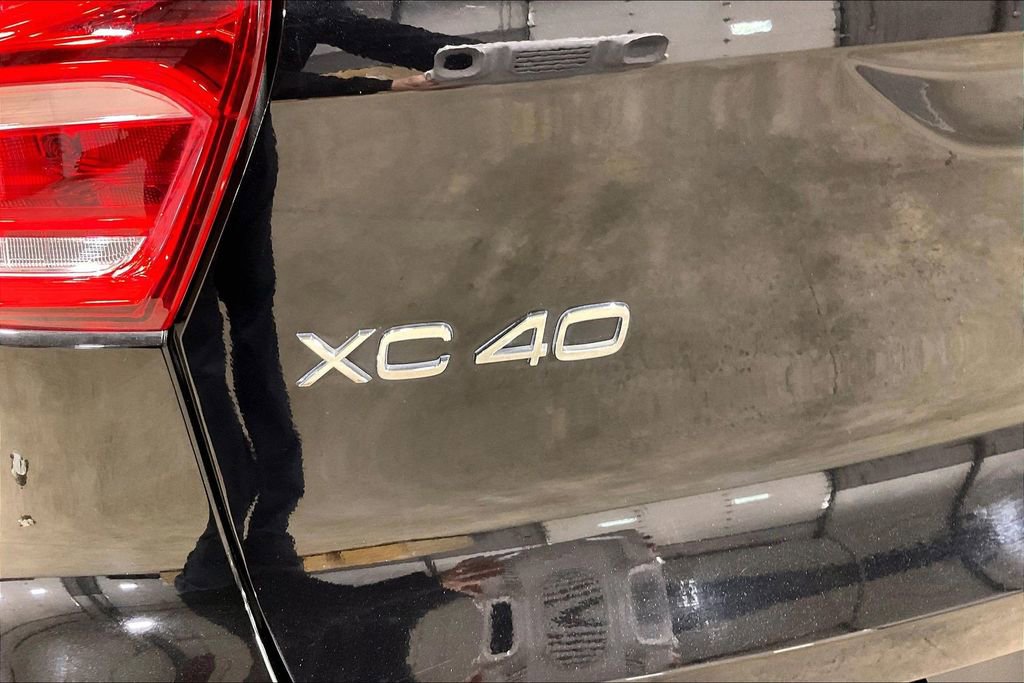 Certified 2023 Volvo XC40 B5 Plus w/ Protection Package Premier AWD/4WD image 24