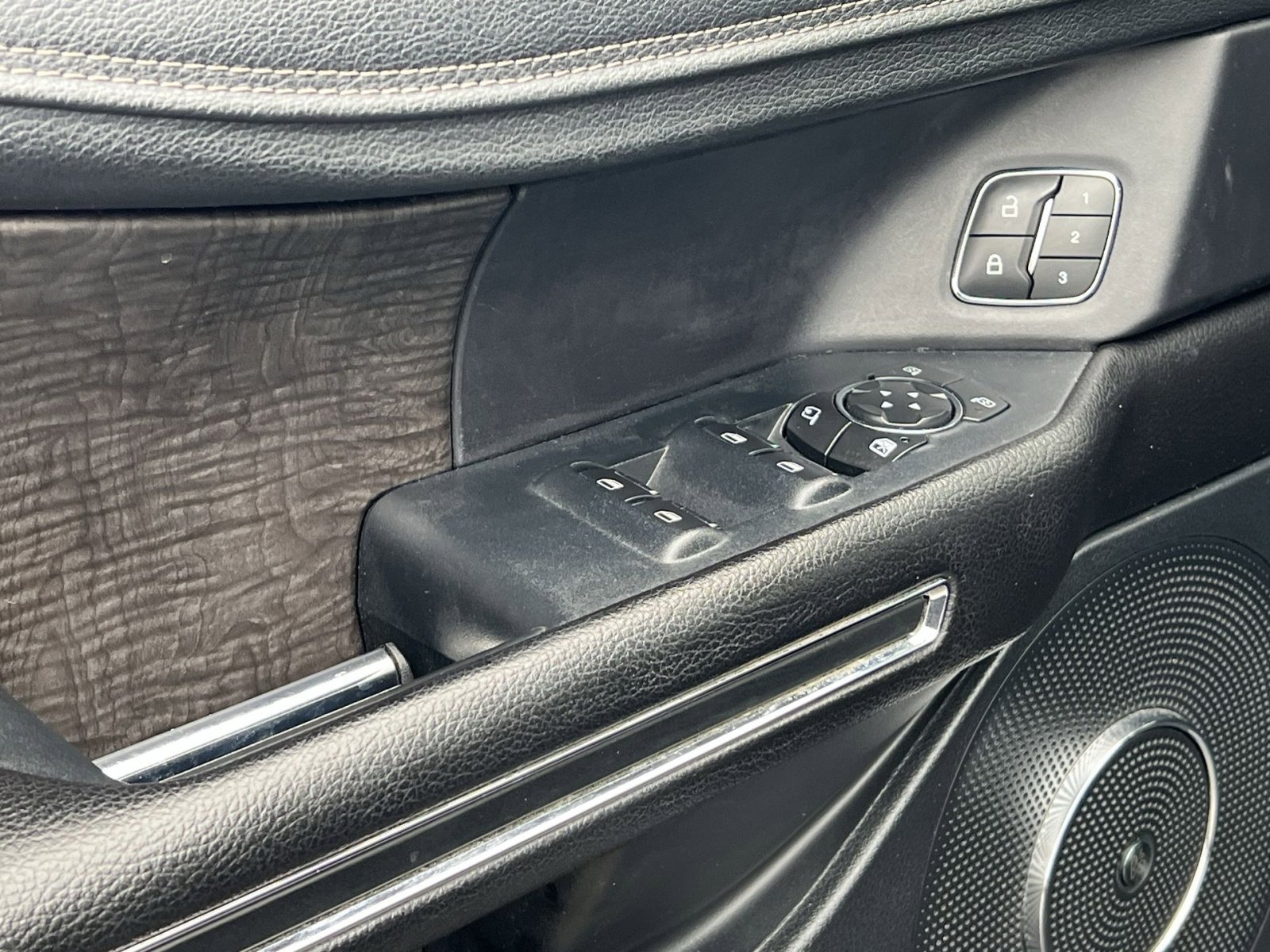 Used 2018 Ford Expedition Max Limited image 15