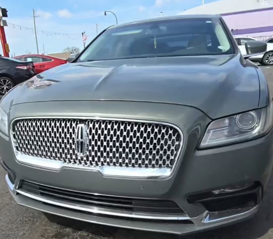 Used 2017 Lincoln Continental Premiere image 5