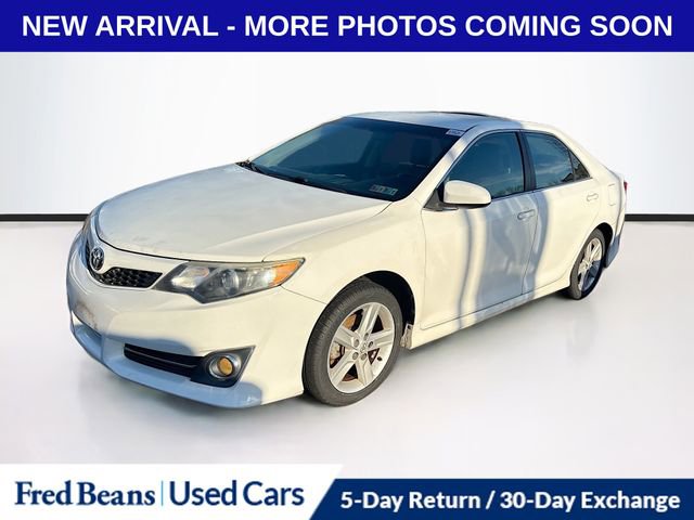 Used 2014 Toyota Camry L image 1