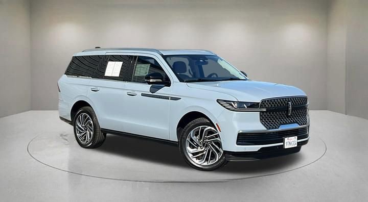 Certified 2025 Lincoln Navigator Reserve image 1