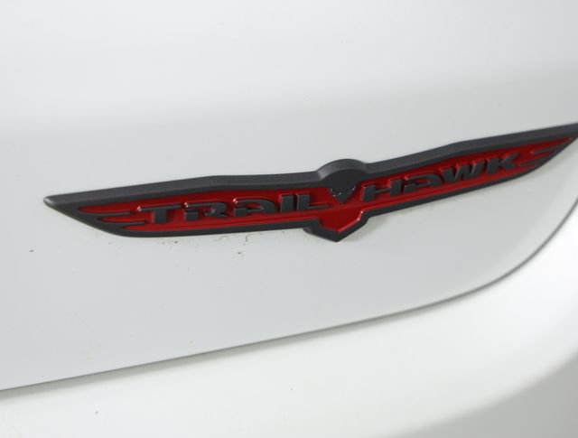 Used 2024 Jeep Compass Trailhawk image 2